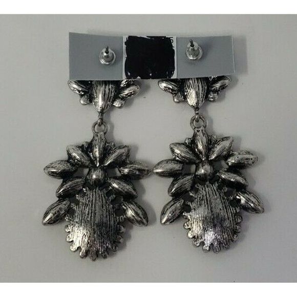 Dangle Earrings - Picture 2 of 2